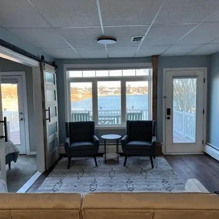 Relax On White Lake At Peninsula Point